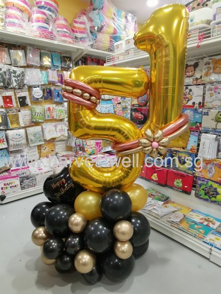 Number Organic Balloon Centerpiece